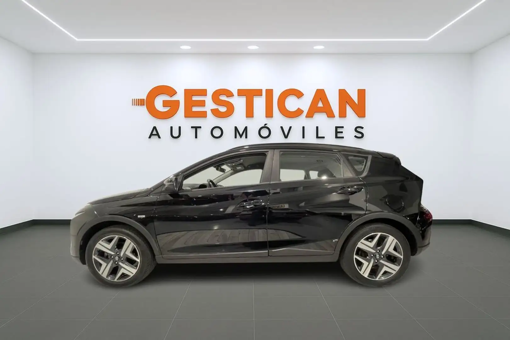 Hyundai BAYON 1.0 TGDI 74kW (100CV) 48V Tecno Noir - 2