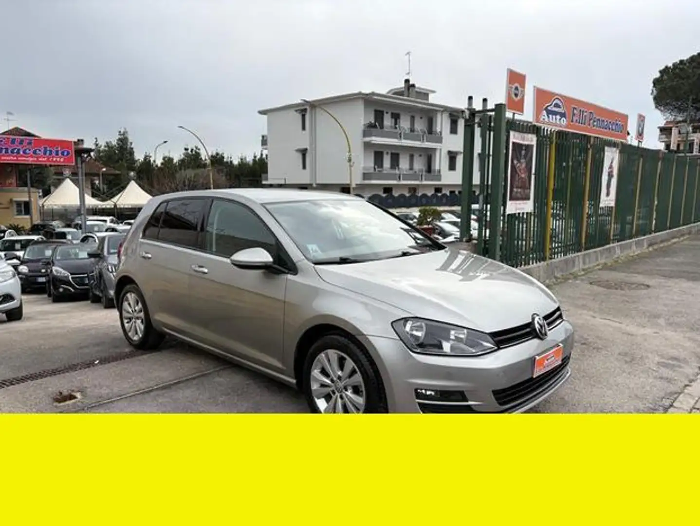 Volkswagen Golf - 1