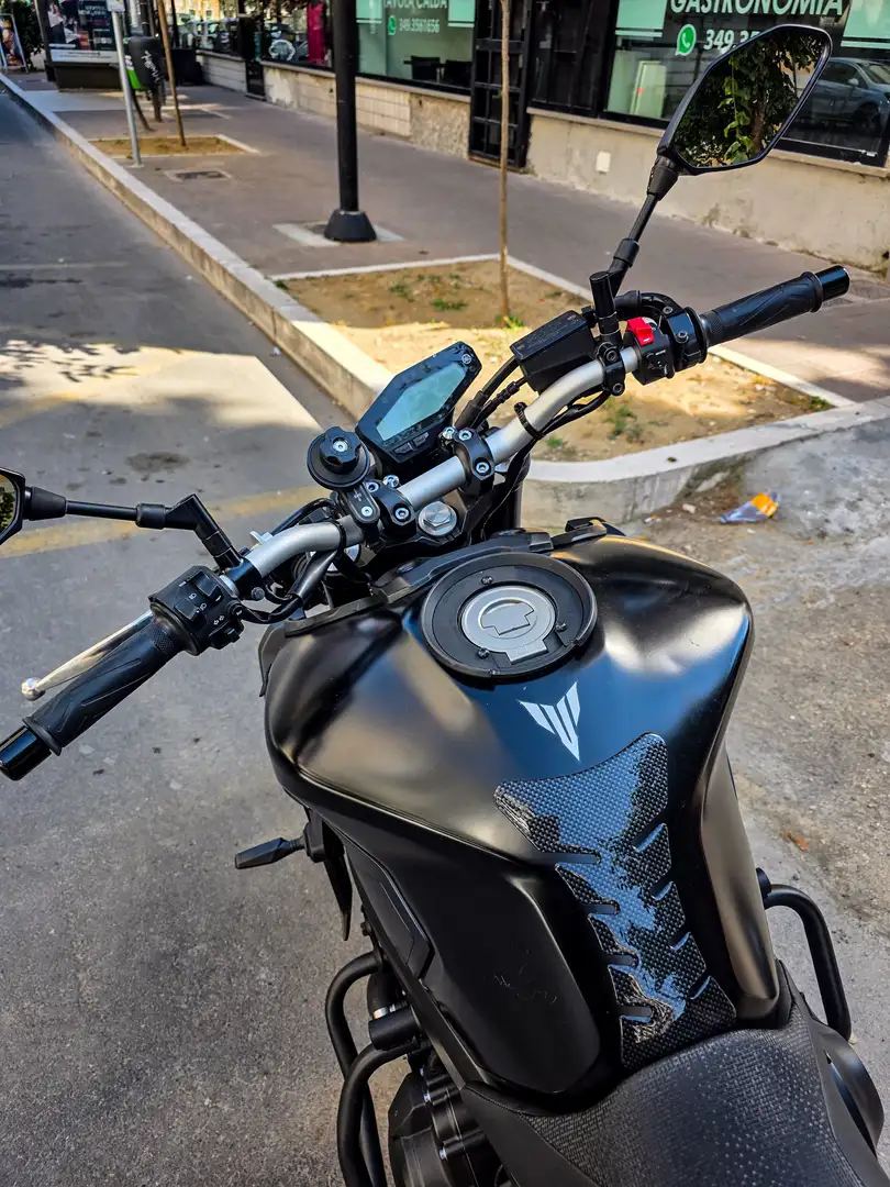 Yamaha MT-09 2017 ABS Noir - 2