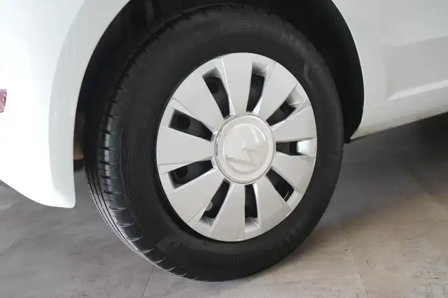Volkswagen Up! view 13