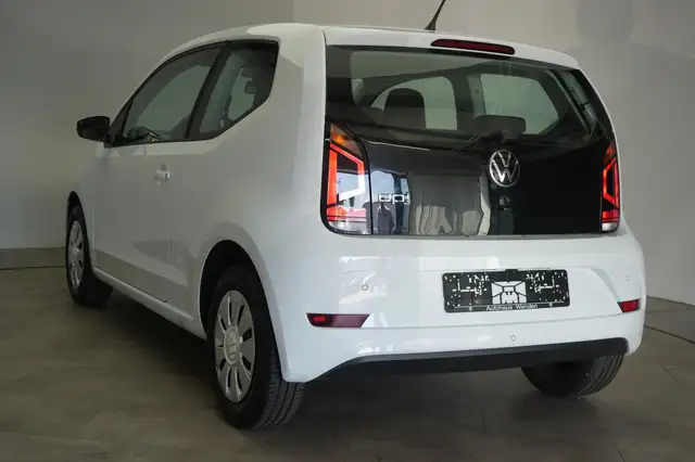 Volkswagen Up! view 5