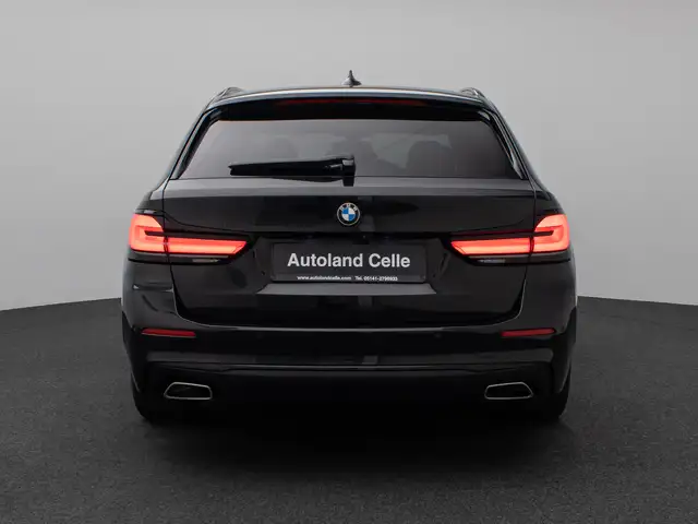 BMW 5 Series view 8