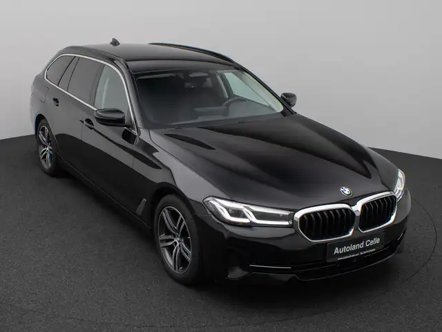 BMW 5 Series view 3