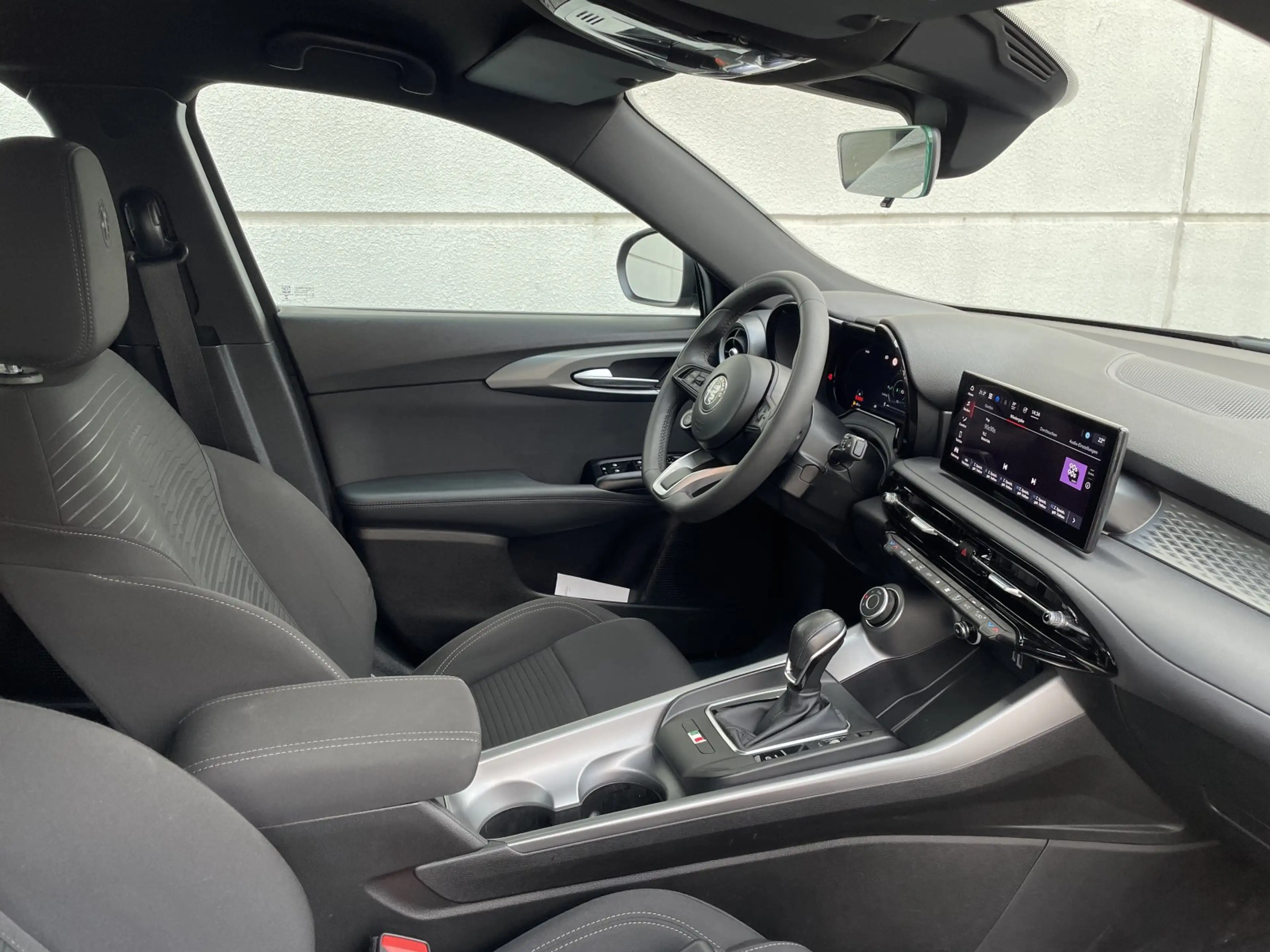 Alfa Romeo Tonale 1.5 Mild Hybrid Super LED DAB CarPlay AndAuto — photo 11