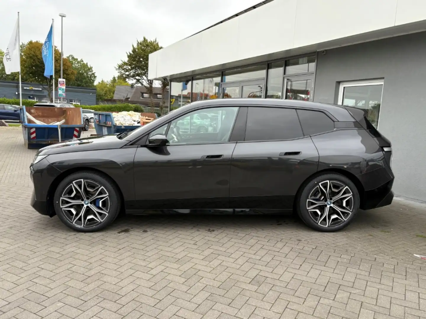 BMW iX xDrive 50 M Sport AHK Laser Harman Grau - 2
