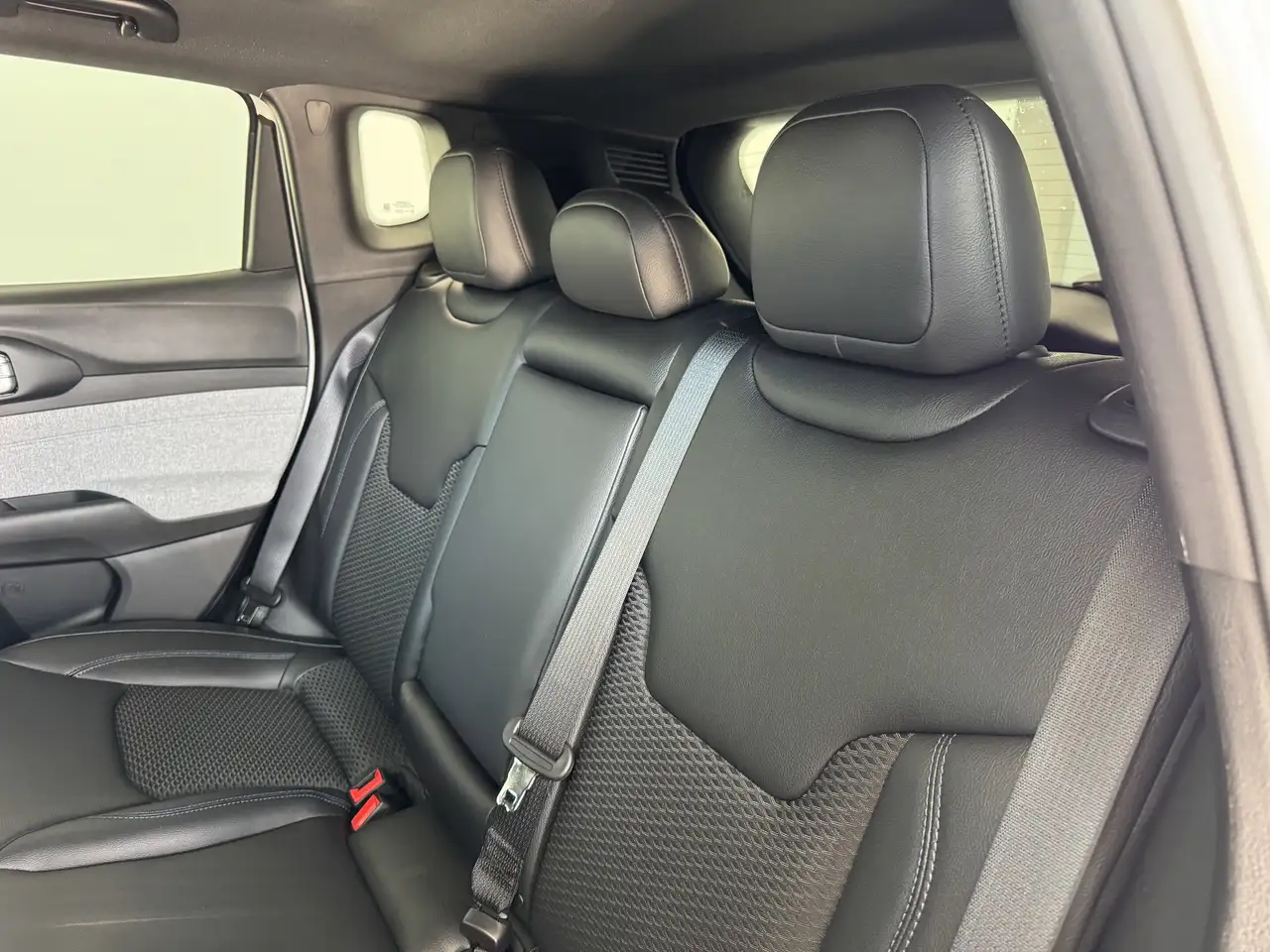 Jeep Compass снимка Jeep Compass