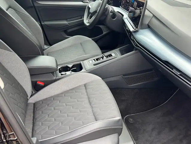 Volkswagen Golf view 19