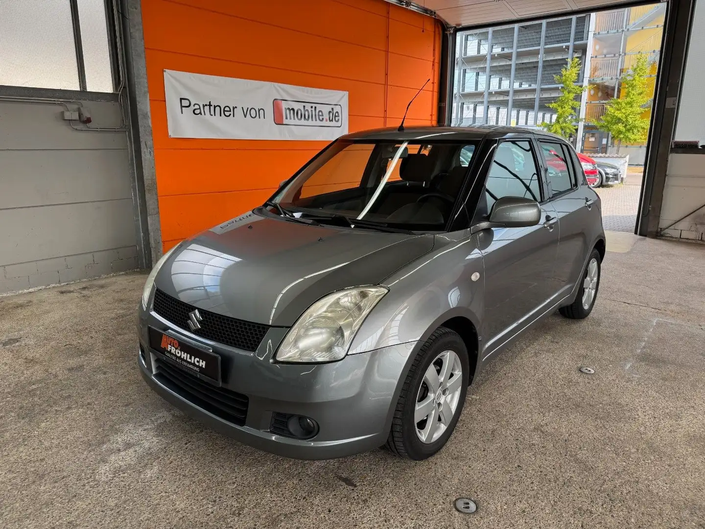 Suzuki Swift Lim. Comfort 1.5 Keyless Sitzheizung Klima Grau - 1