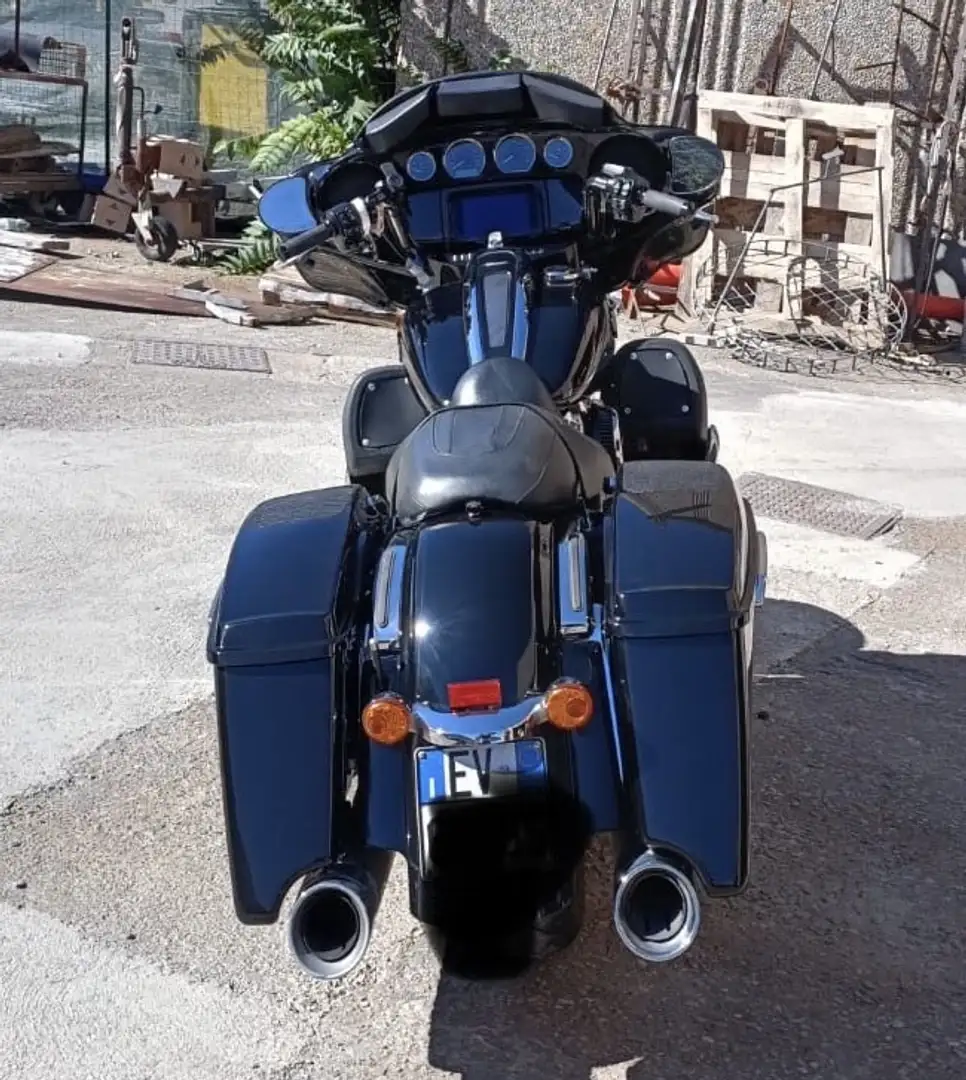 Harley-Davidson Street Glide - 2