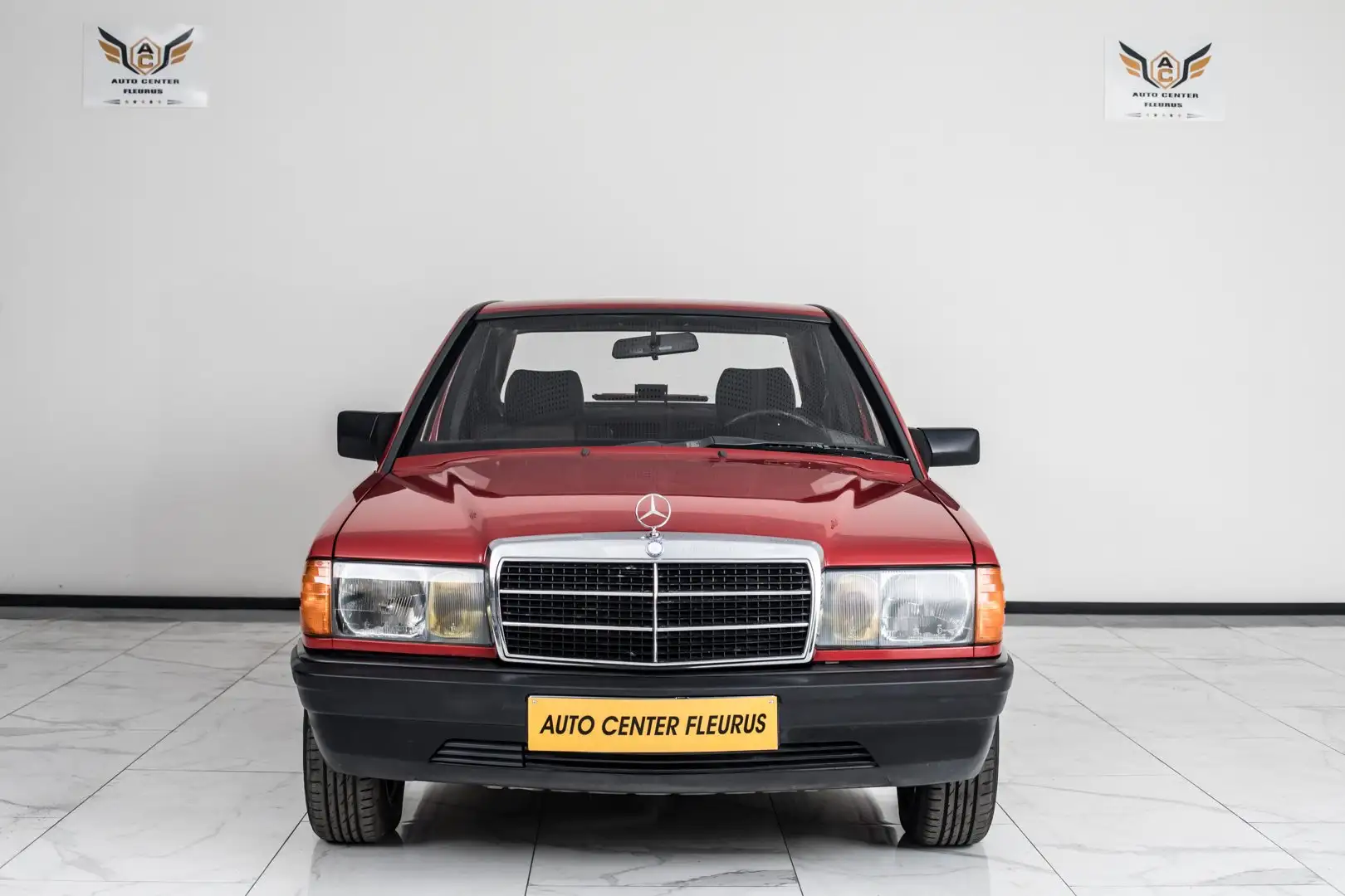 Mercedes-Benz 190 Rouge - 2