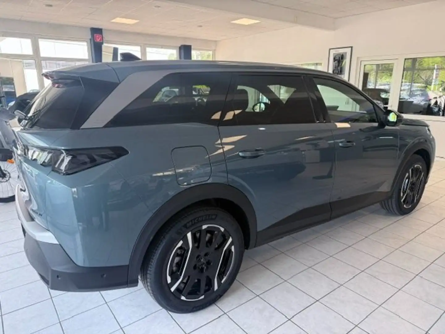 Peugeot 5008 Allure Business 7 Sitzer PHEV 195 e-DCS7 Aut. Blau - 2