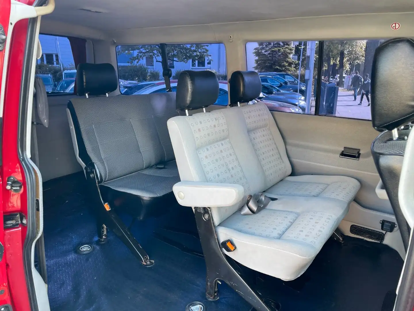 Volkswagen T4 Caravelle T4 *AUTOMATIK*STANDHZG*KLIMA*LPG-GAS*6-SITZE* Czerwony - 2