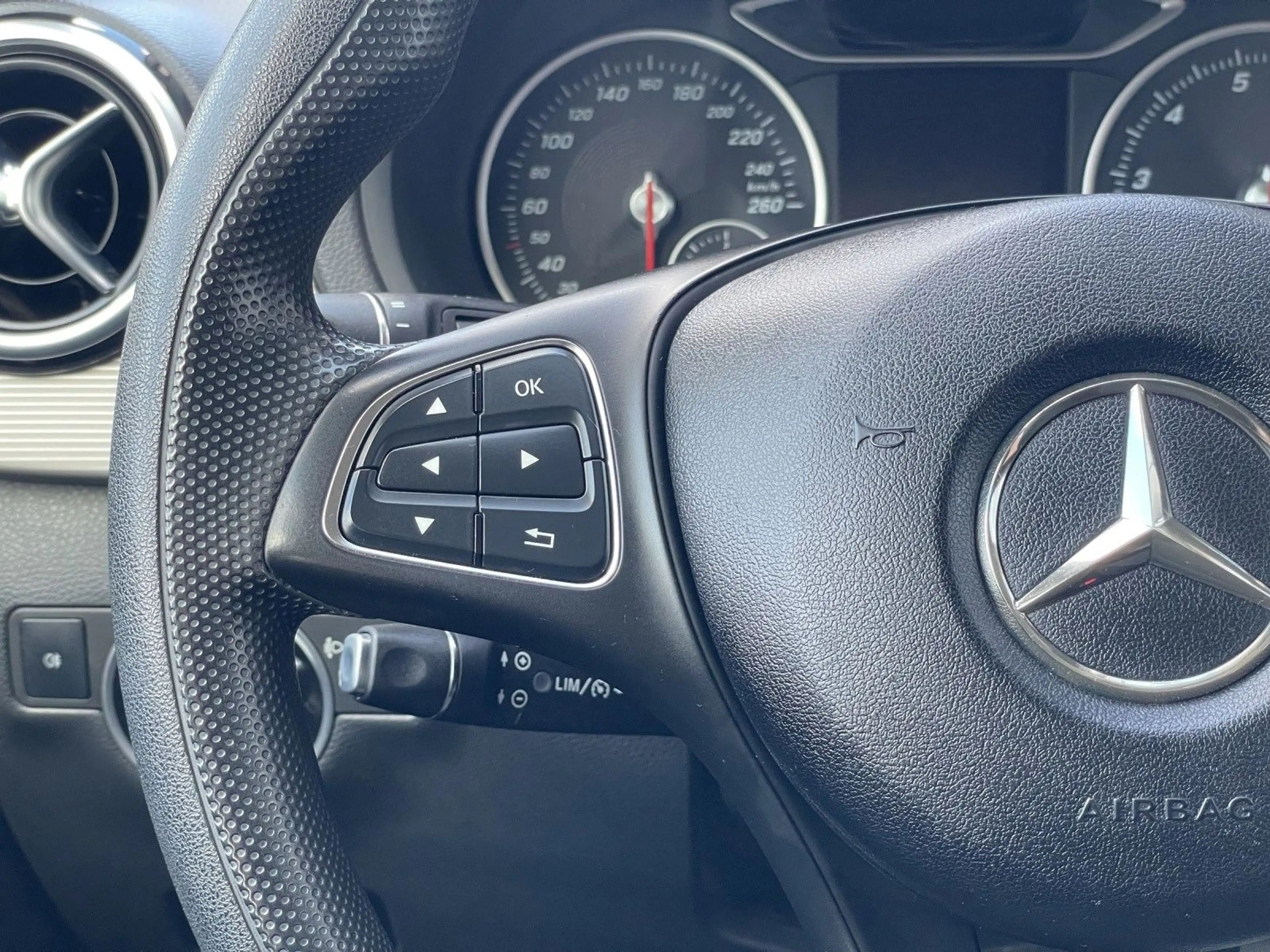 Mercedes-Benz B 180 STYLE*AHK*NAVI*KAMERA*PDC*KLIMA*GRA*1.Hand — photo 15