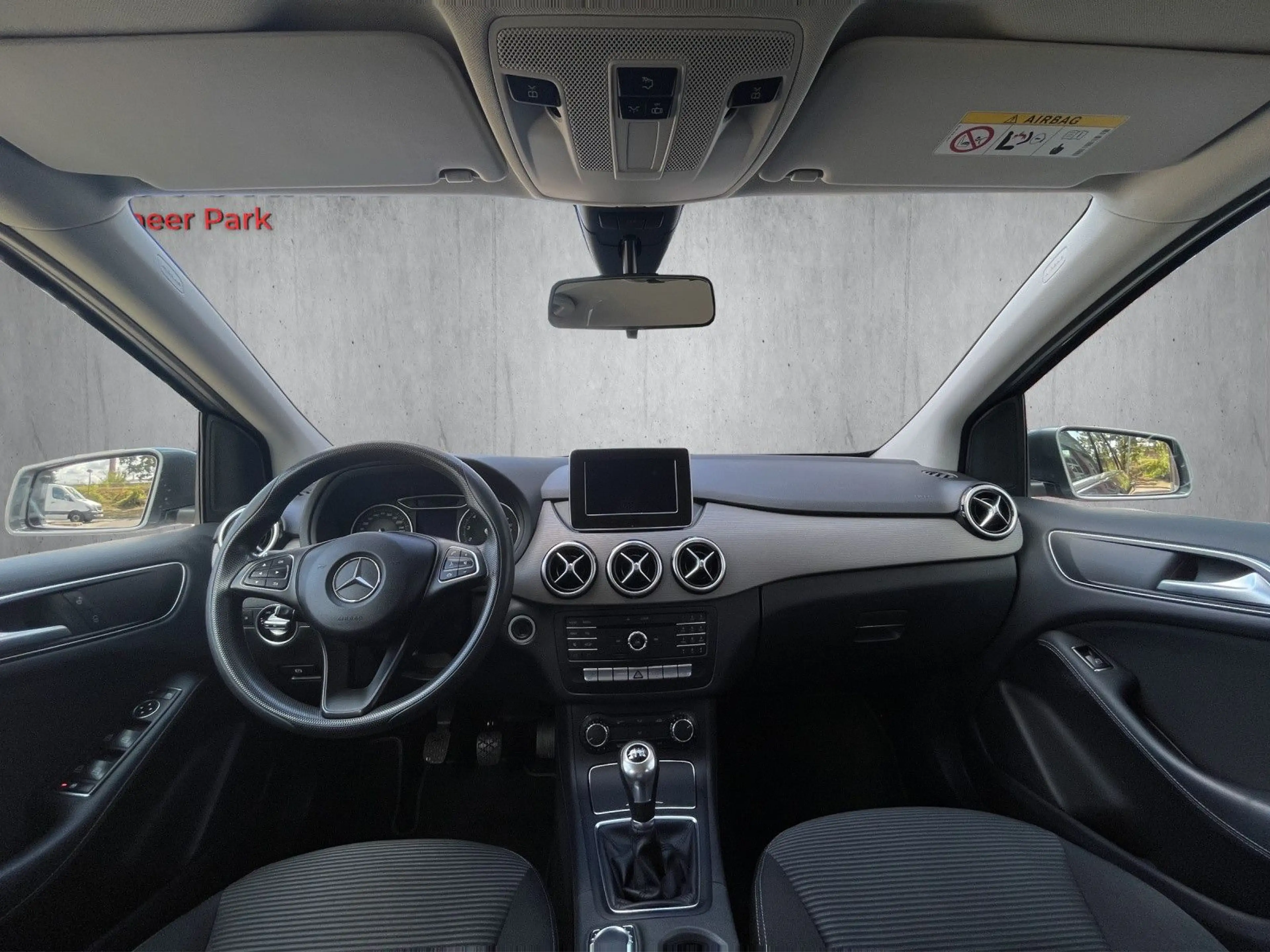 Mercedes-Benz B 180 STYLE*AHK*NAVI*KAMERA*PDC*KLIMA*GRA*1.Hand — photo 12