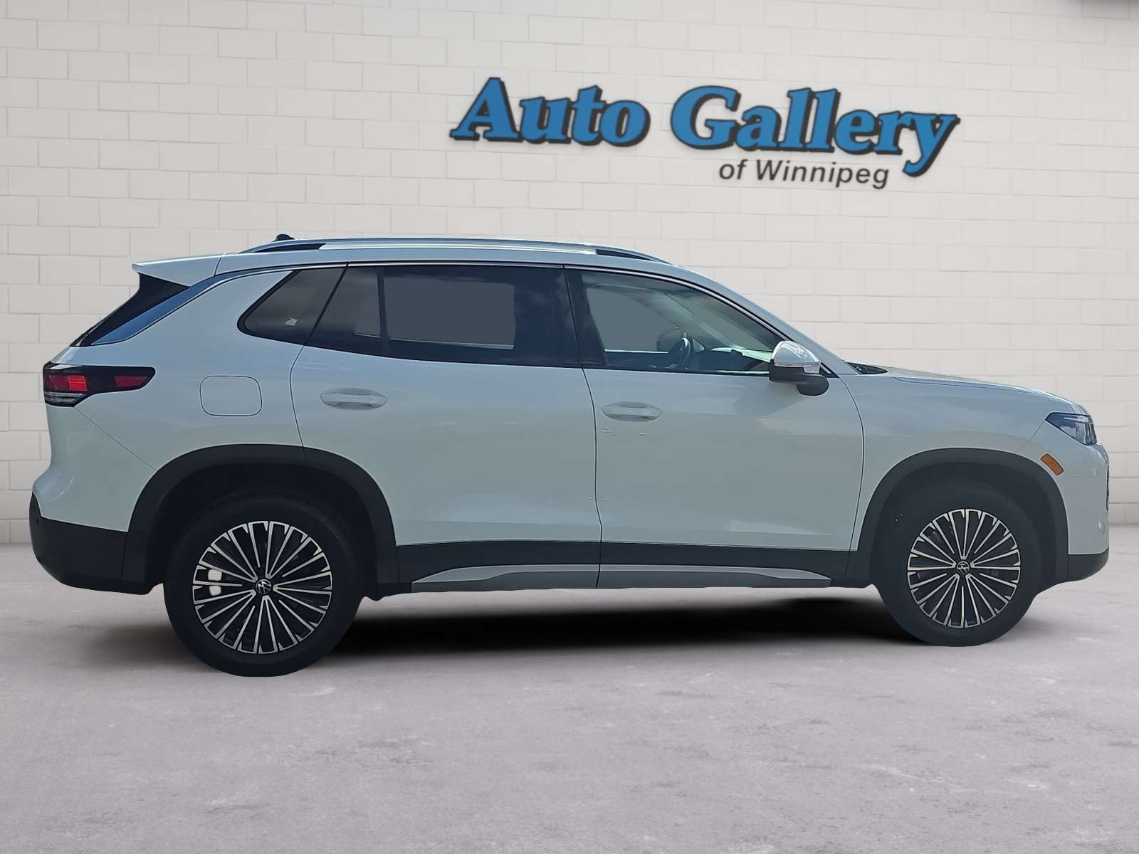 used 2026 Volkswagen Tiguan car, priced at $37,777