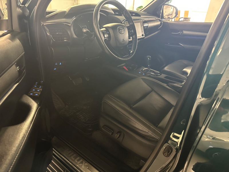 Toyota Hilux 2.8 D-4D Double Cab 4x4 /Leder/LED/ACC/DAB — photo 12