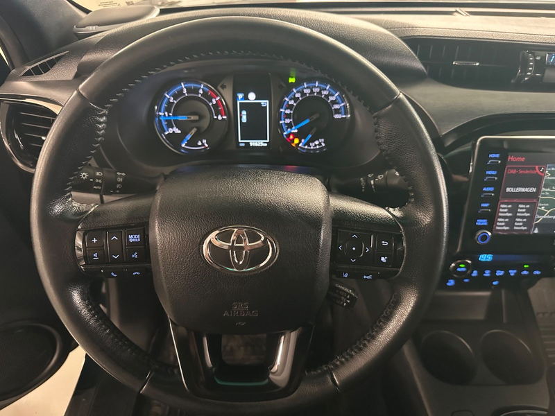 Toyota Hilux 2.8 D-4D Double Cab 4x4 /Leder/LED/ACC/DAB — photo 14
