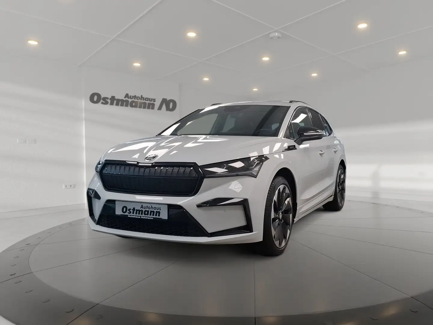 Skoda Enyaq x 80x Sportline LED RFK 360 SHZ AHK HUD Weiß - 1