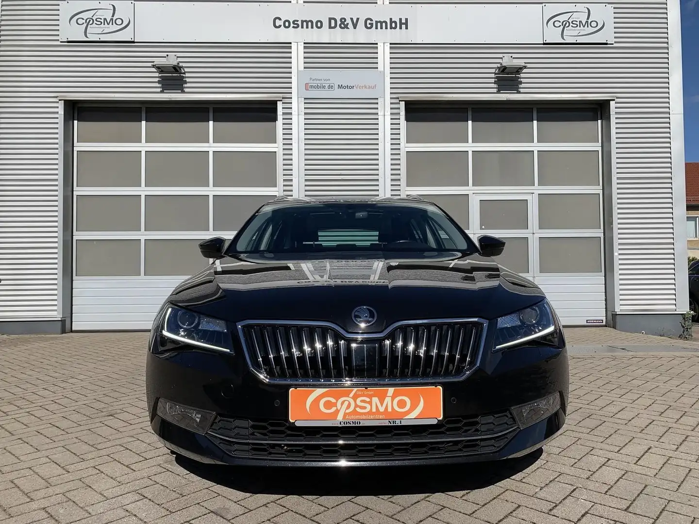 Skoda Superb Combi 2.0TDI L&K ACC+PANO+NAVI+StANDHZ. Negro - 2