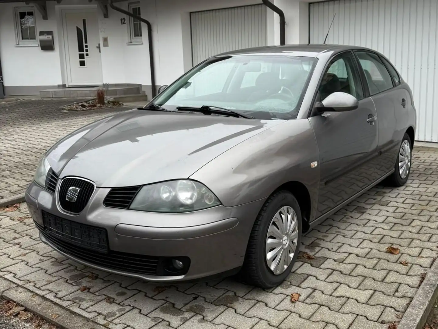 SEAT Ibiza Ibiza  5-Türer 1.4 16V Signo Gris - 1