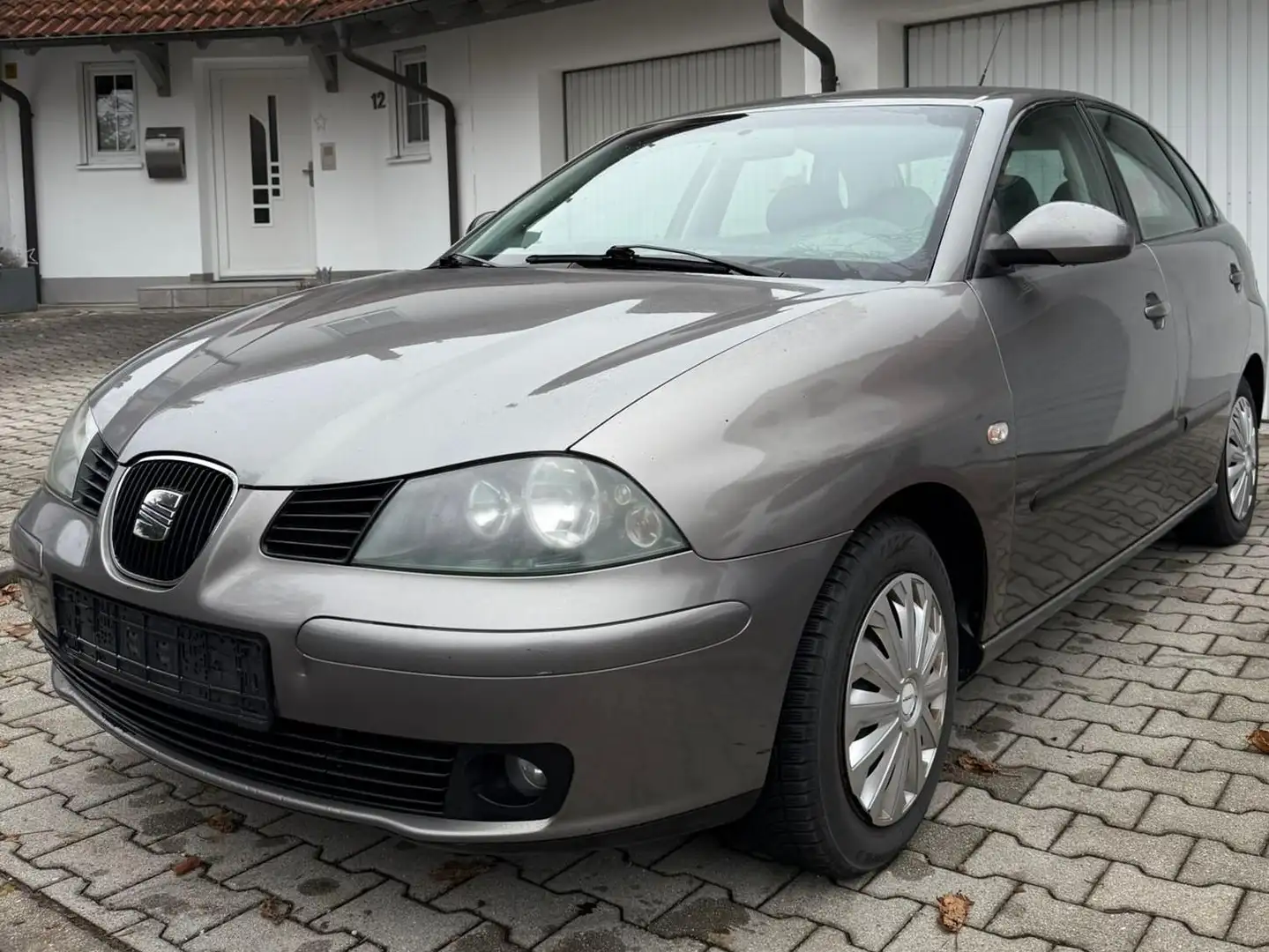 SEAT Ibiza Ibiza  5-Türer 1.4 16V Signo Gris - 2