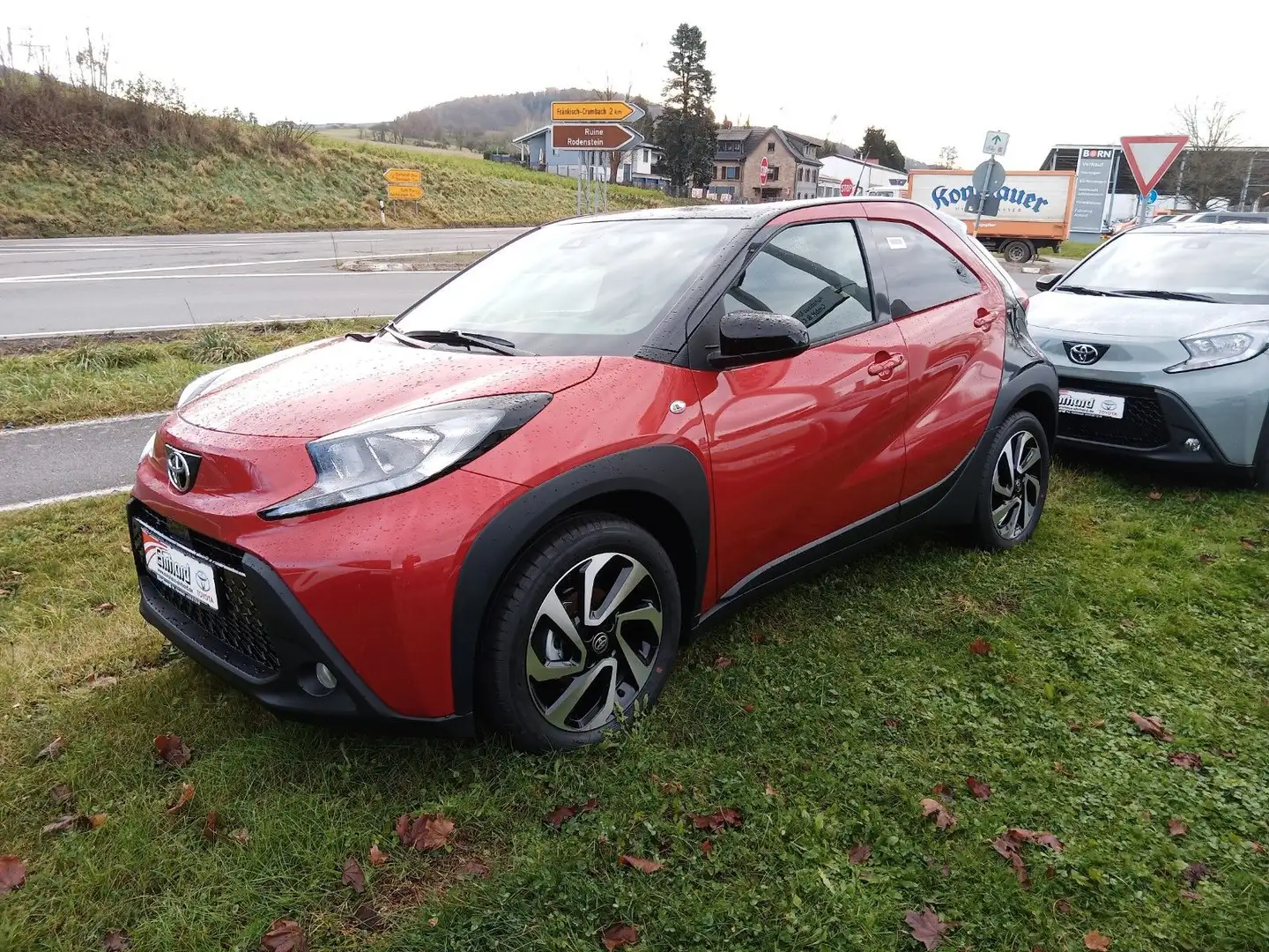Toyota Aygo X Team D Roşu - 1
