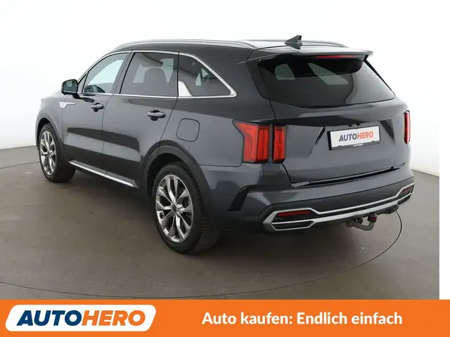 Kia Sorento view 4