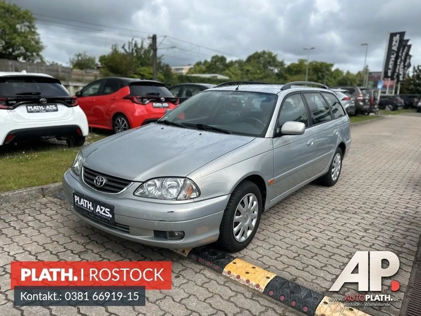 Toyota Avensis 1.8 Linea Sol Срібний - 1