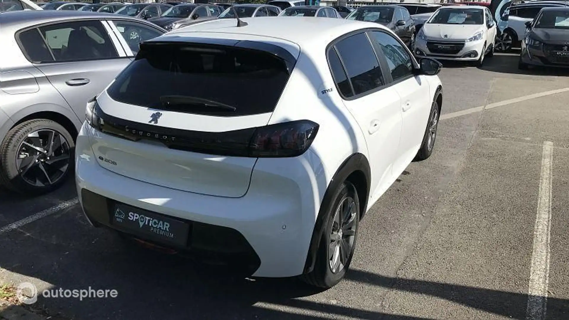 Peugeot 208 e-208 136ch Style - 2