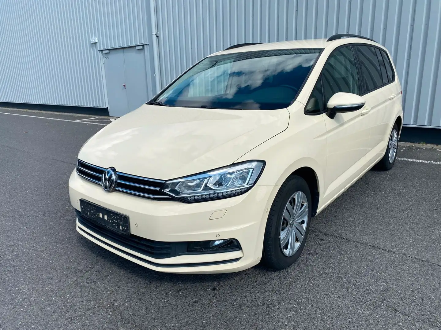 Volkswagen Touran aus 1.Hand Klima Sitzhzg. Zahnriemen neu Gelb - 1