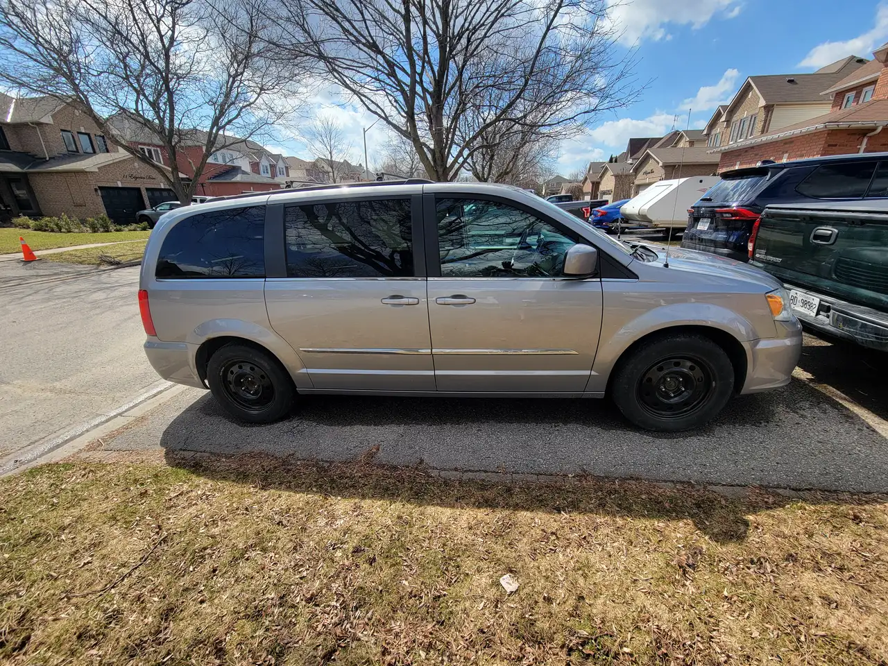 Chrysler Town & Country снимка Chrysler Town & Country