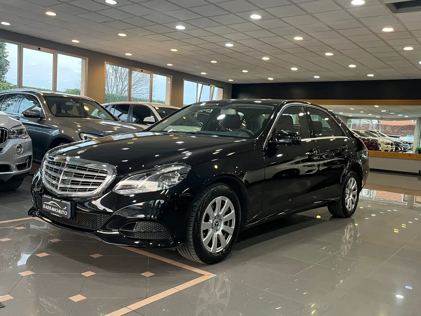 Mercedes-Benz E 200 2.2 bt Premium auto Nero - 1