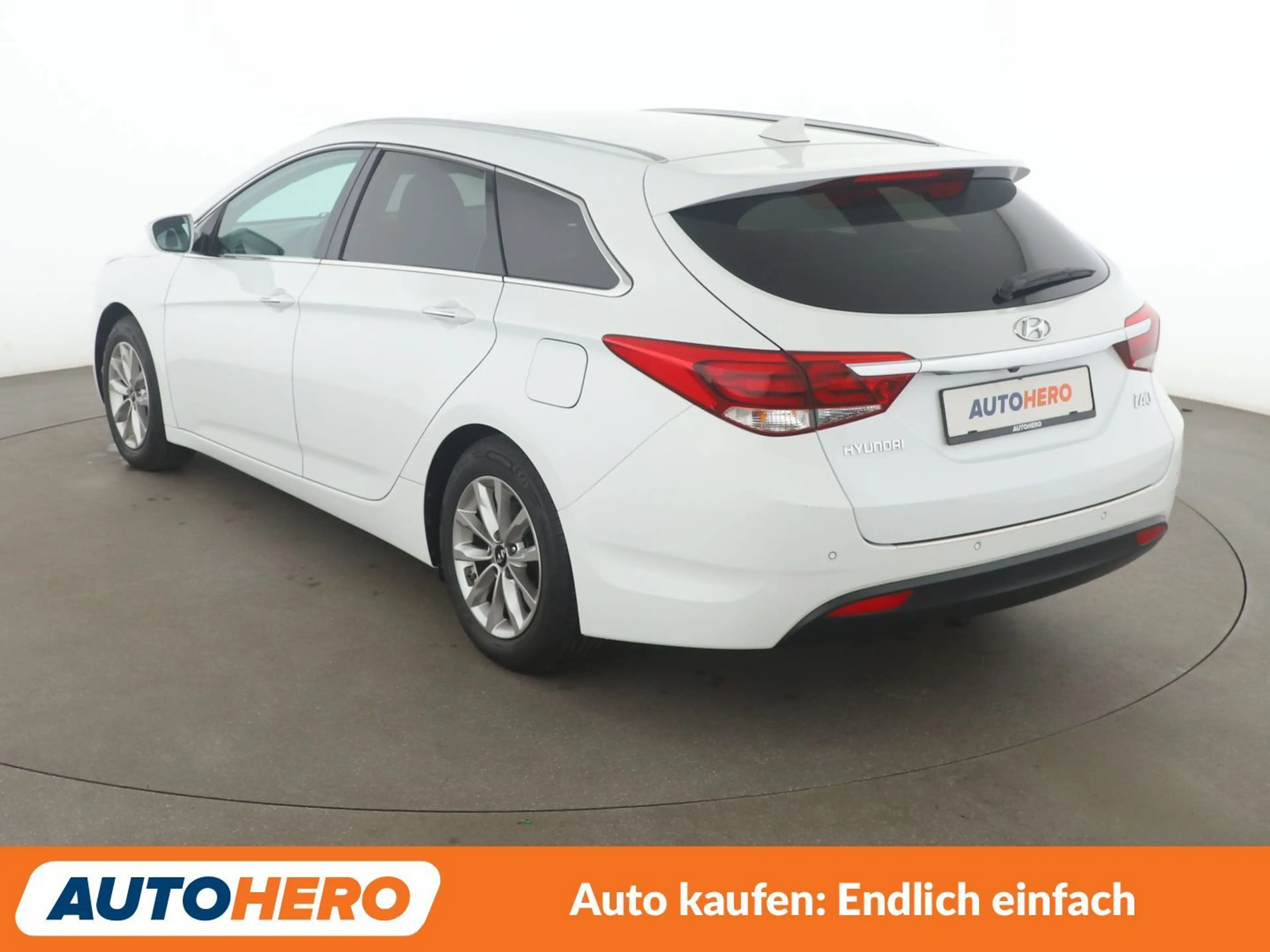 Hyundai i40 1.6 Trend Blue*NAVI*TEMPO*CAM*PDC*SHZ* — photo 4
