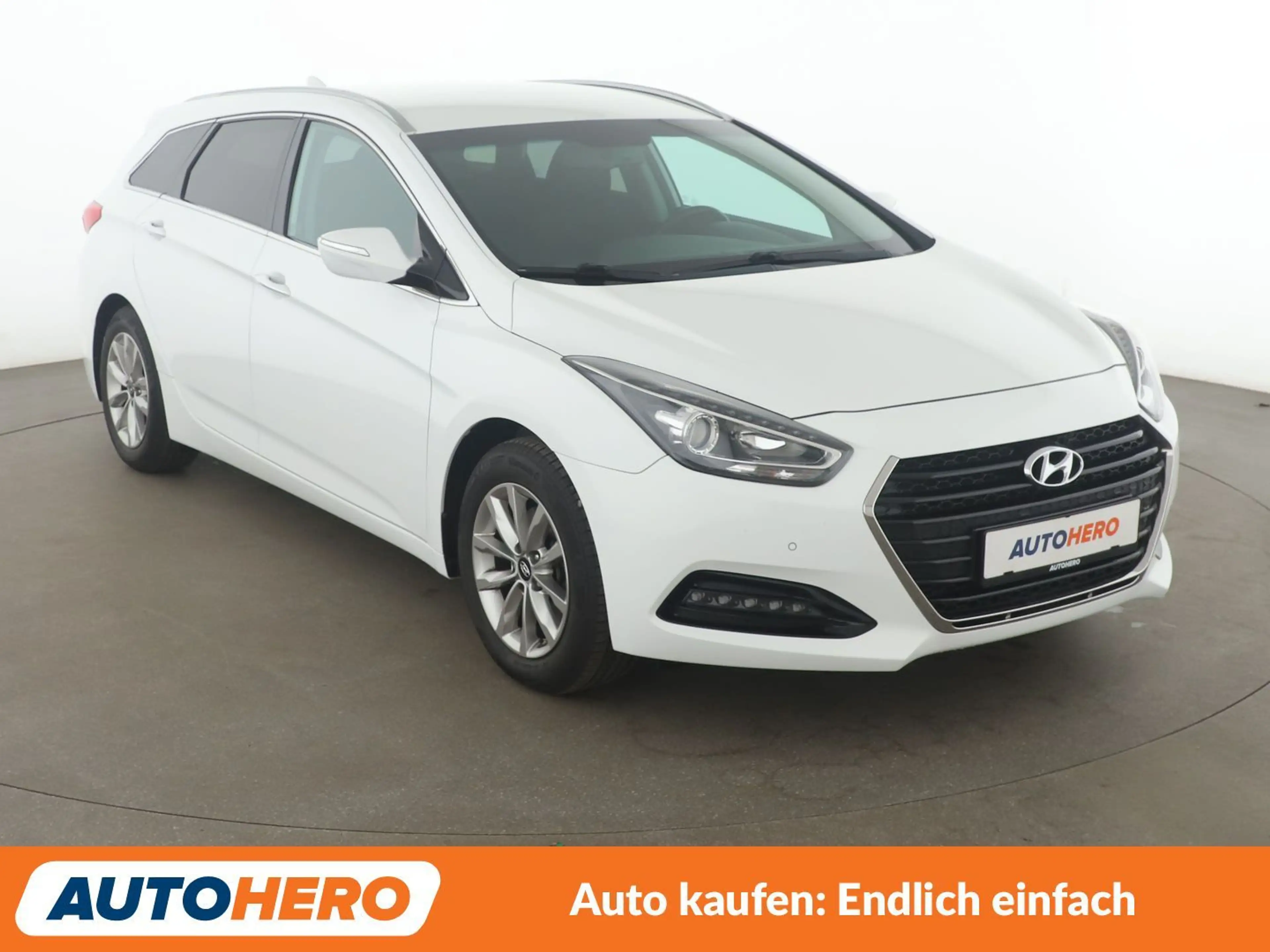 Hyundai i40 1.6 Trend Blue*NAVI*TEMPO*CAM*PDC*SHZ* — photo 8
