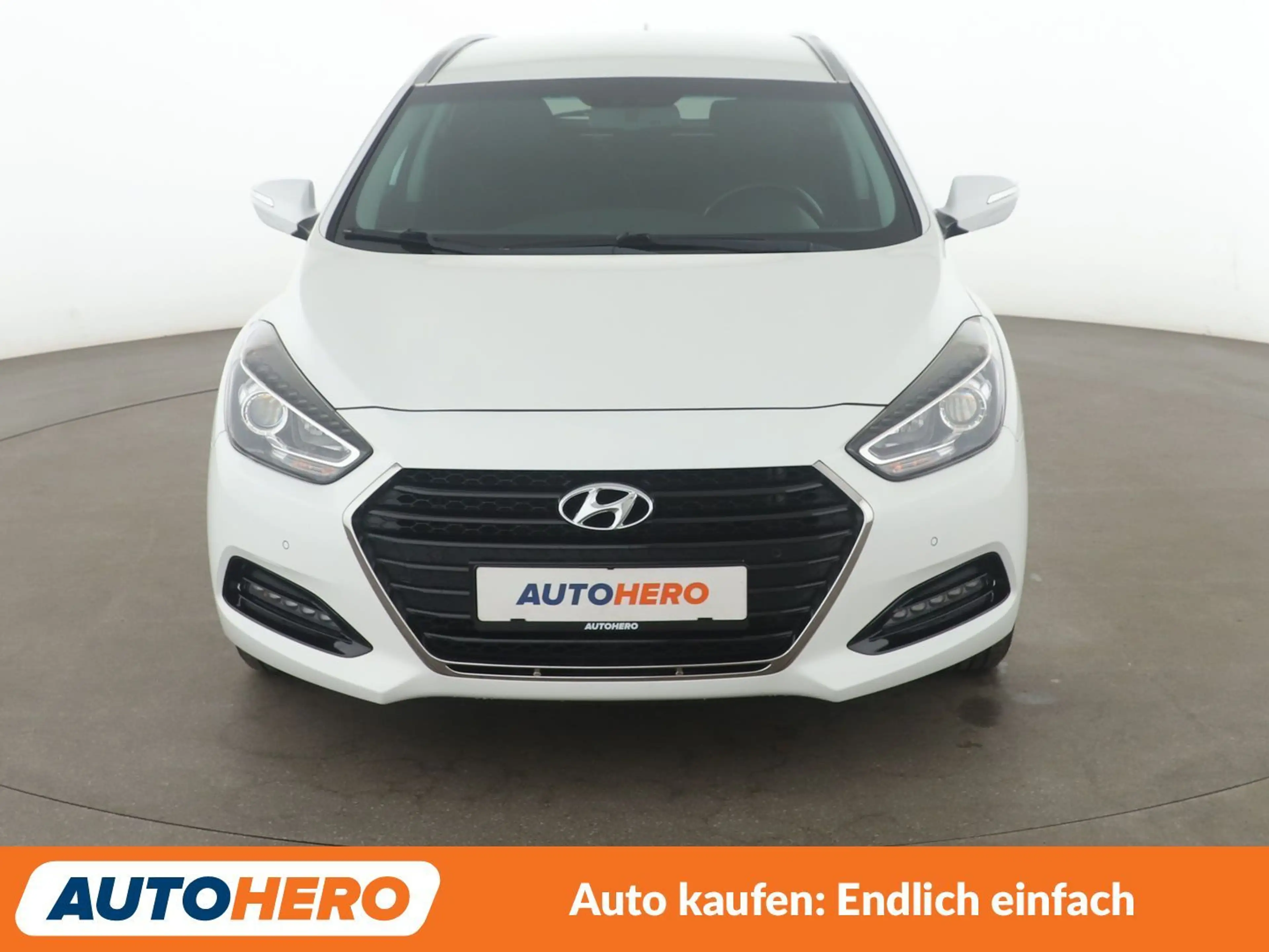 Hyundai i40 1.6 Trend Blue*NAVI*TEMPO*CAM*PDC*SHZ* — photo 9