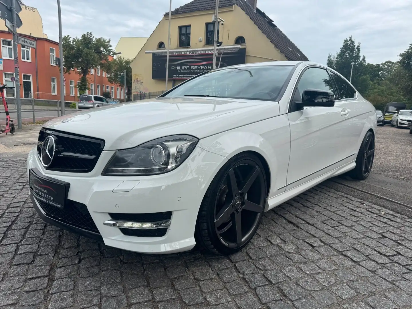 Mercedes-Benz C 250 CDI AMG-SPORTPAKET*LEDER*NAVI*PDC Blanc - 1