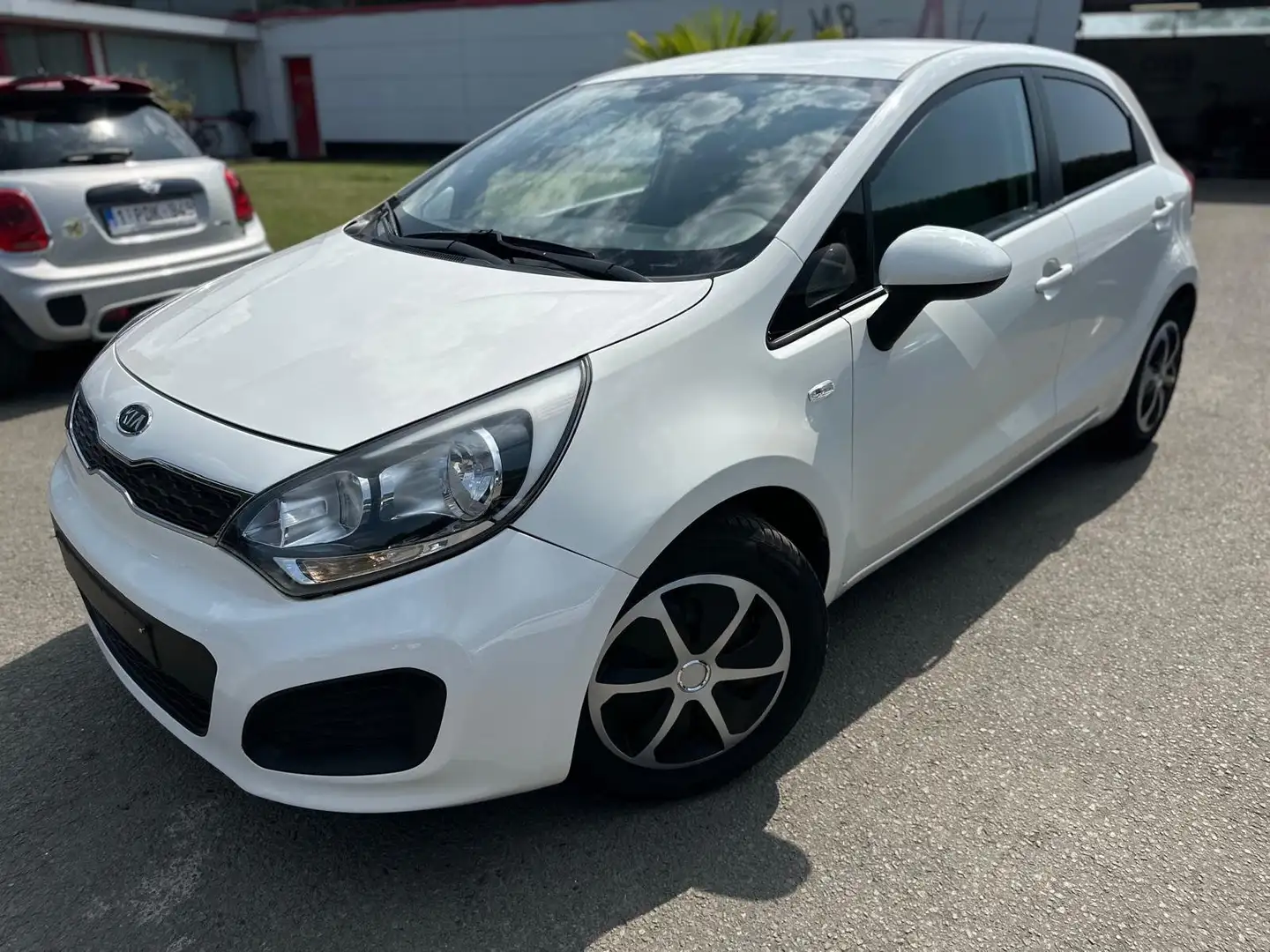 Kia Rio 1.2i Lounge Blanc - 1