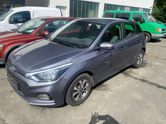 Imagine Hyundai i20 blue Trend