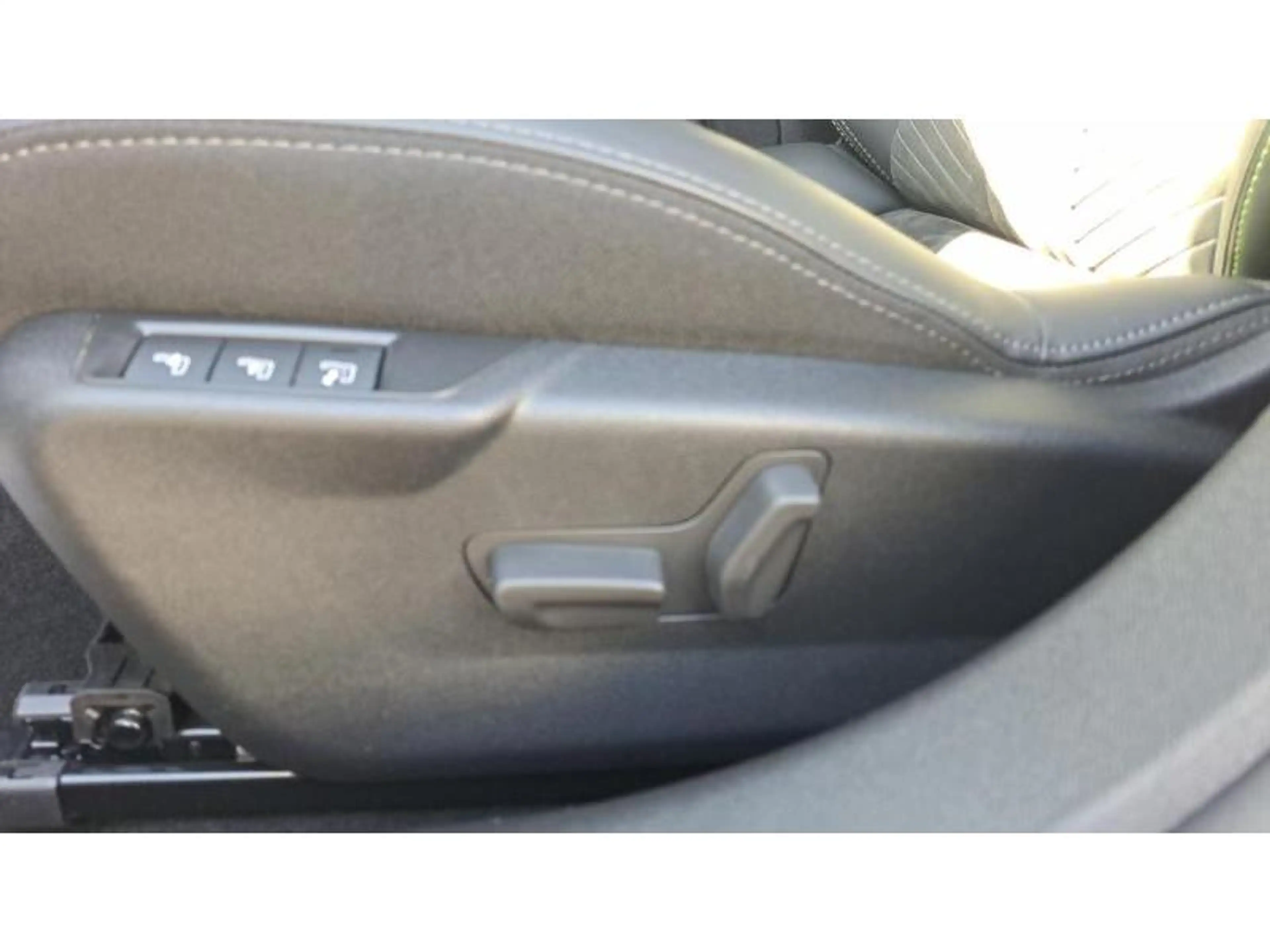 Peugeot 208 GT MILD HYBRIDE 145 CV DCS6 + ALCANTARA — photo 13