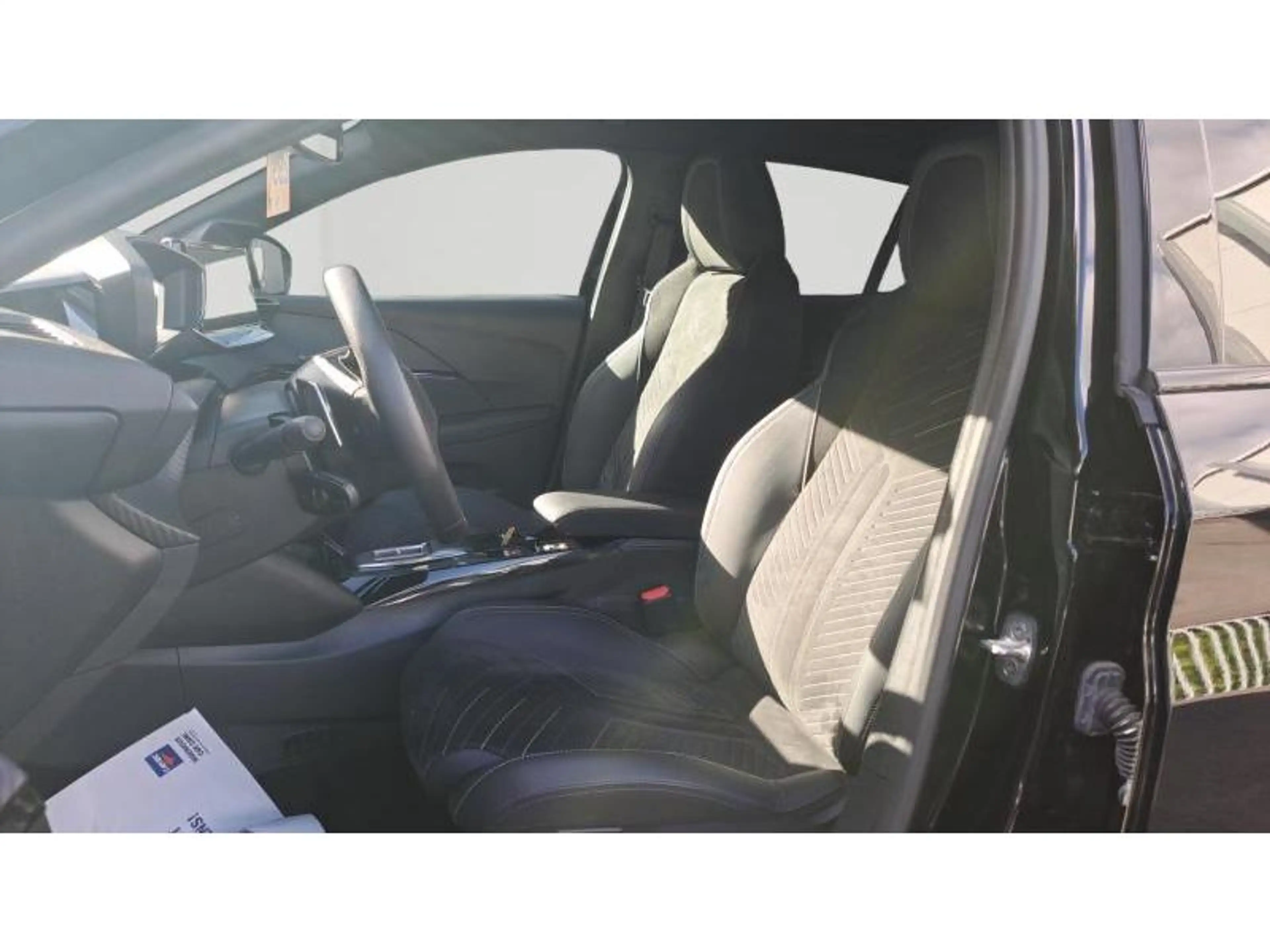 Peugeot 208 GT MILD HYBRIDE 145 CV DCS6 + ALCANTARA — photo 11