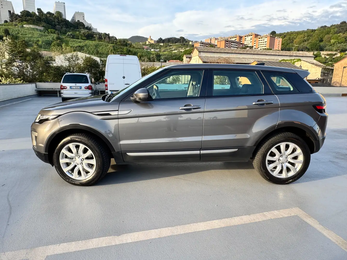 Land Rover Range Rover Evoque Evoque 5p 2.0 td4 SE 150cv auto Pelle Grigio - 2