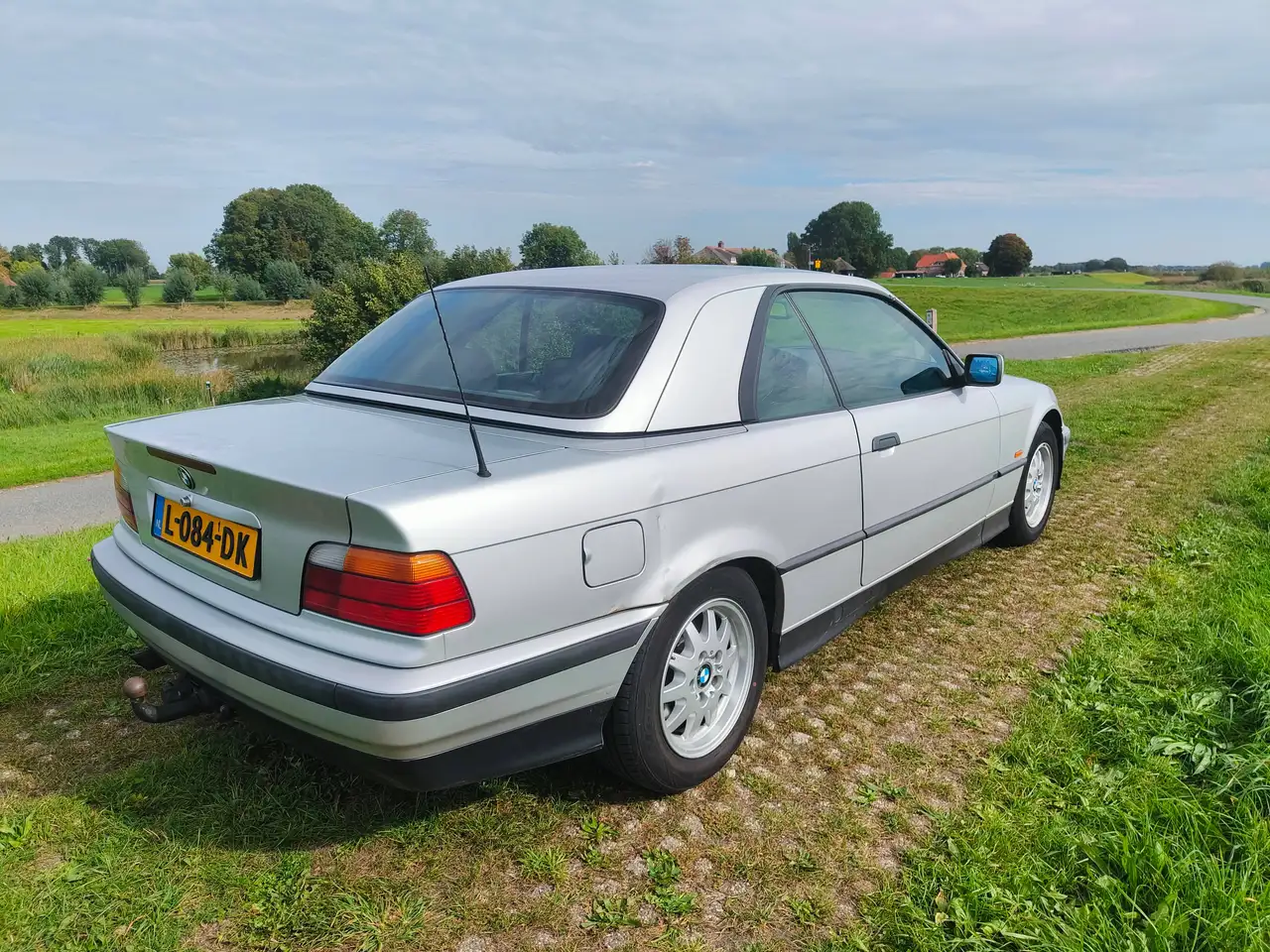 BMW 320i E36 Cabriolet (trekhaak), foto 5
