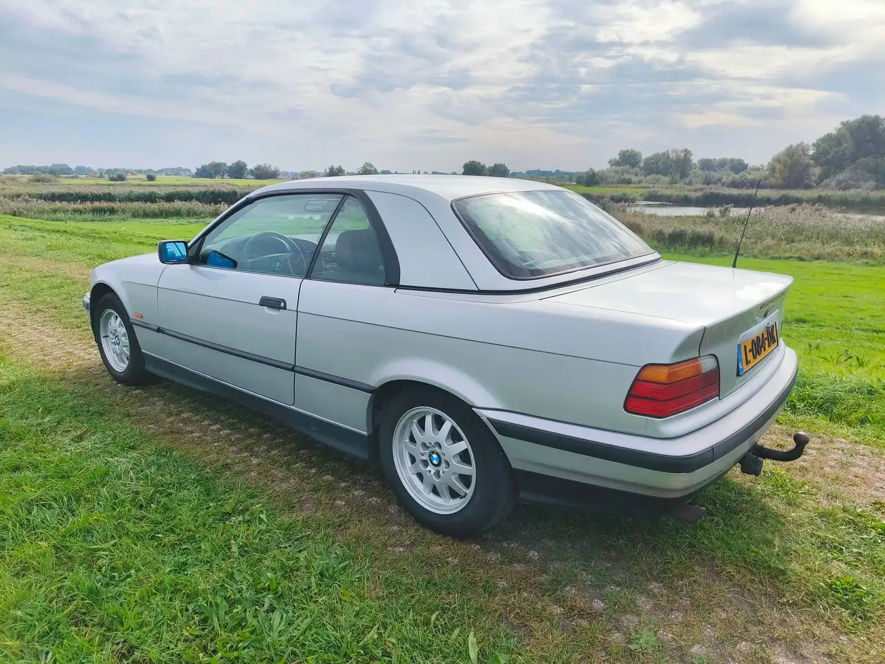 BMW 320i E36 Cabriolet (trekhaak), foto 7