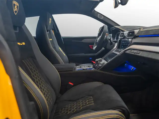 Lamborghini Urus view 12