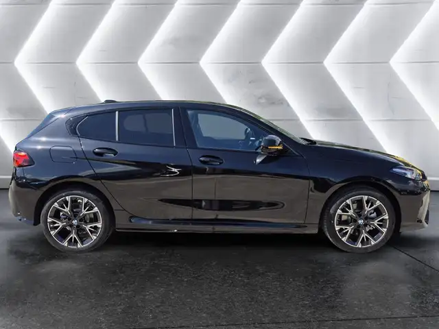 BMW 1 Series view 5