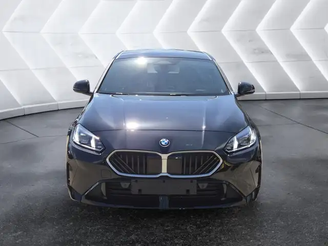 BMW 1 Series view 2