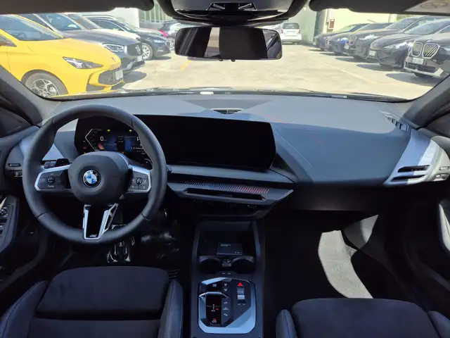 BMW 1 Series view 8