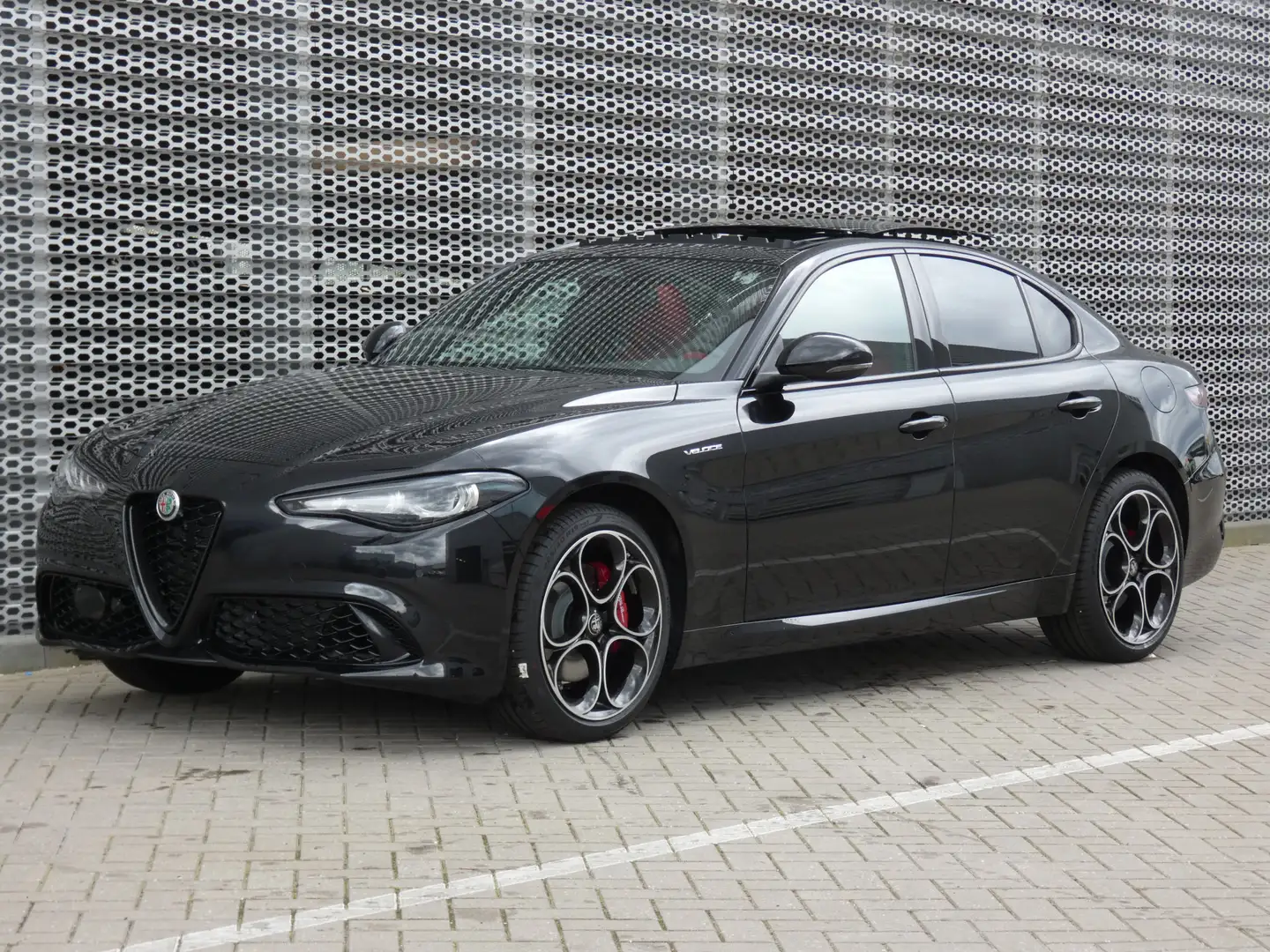 Alfa Romeo Giulia 2.0T 280PK AWD Veloce ! Full Option | Panorama dak Zwart - 2
