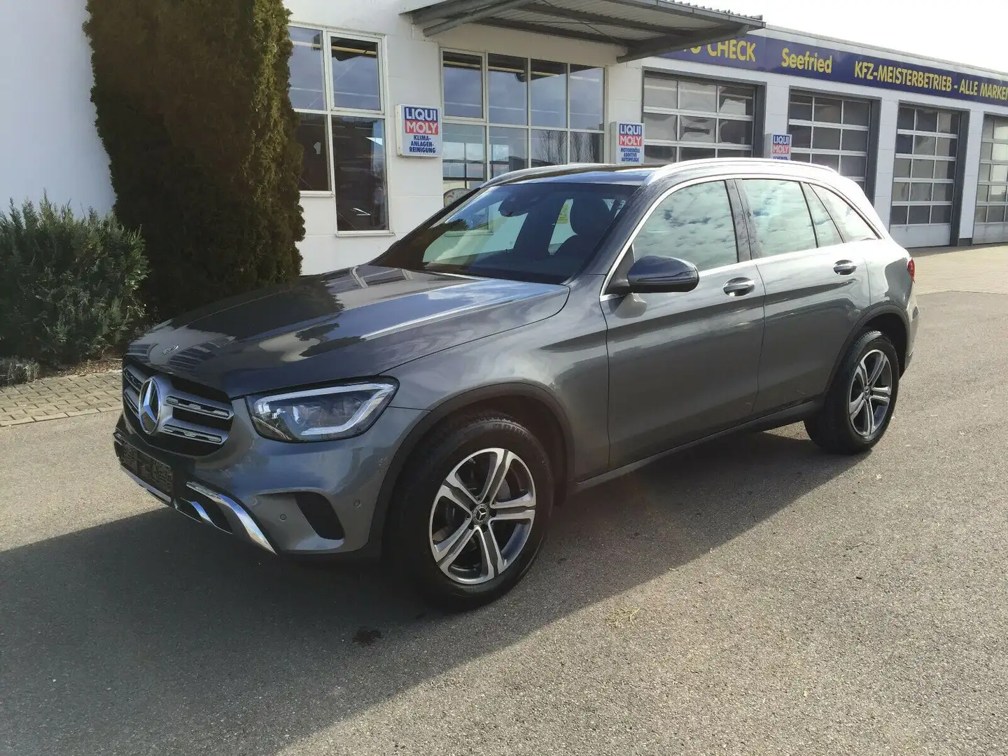 Mercedes-Benz GLC 220 d 4Matic Leder AHK P.-dach Grau - 1