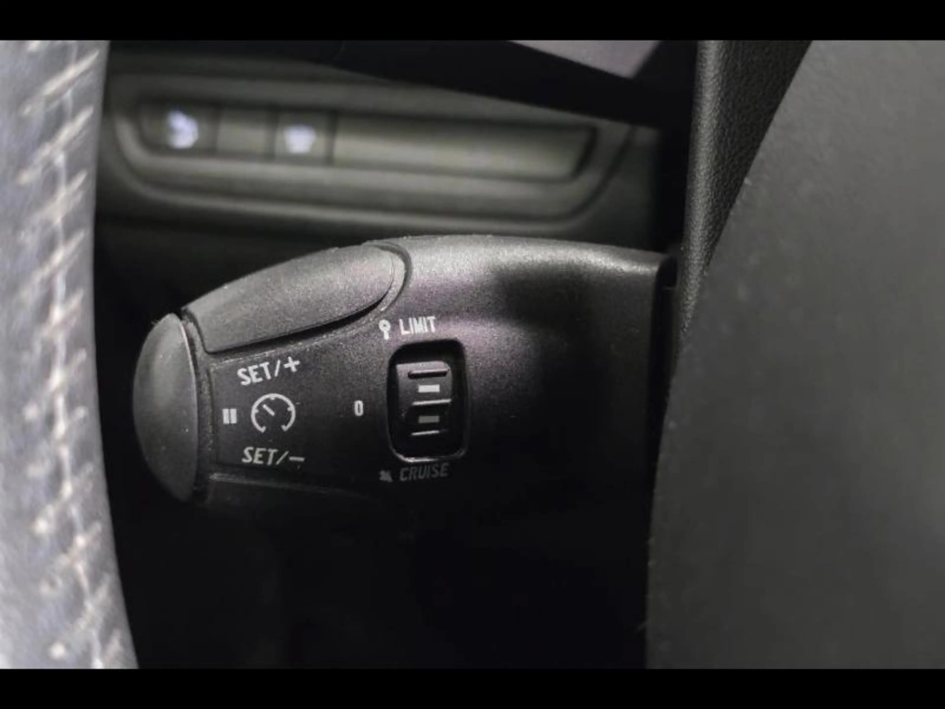 Peugeot 2008 Signature gps — photo 20